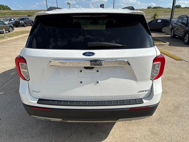 Certified 2023 Ford Explorer XLT w/ Equipment Group 202A AWD/4WD image 9