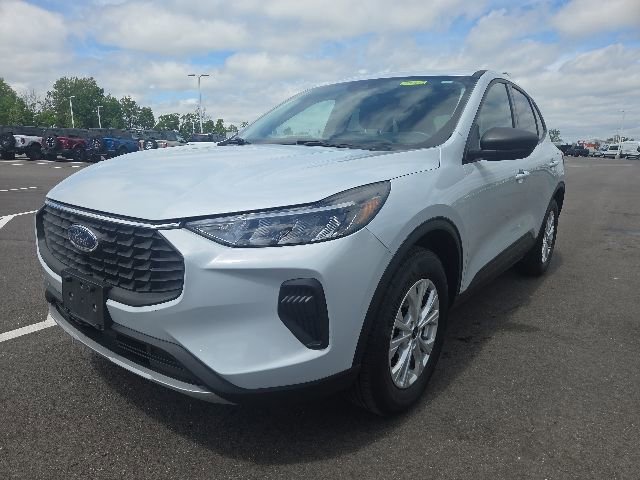 Certified 2025 Ford Escape Active AWD/4WD video 2