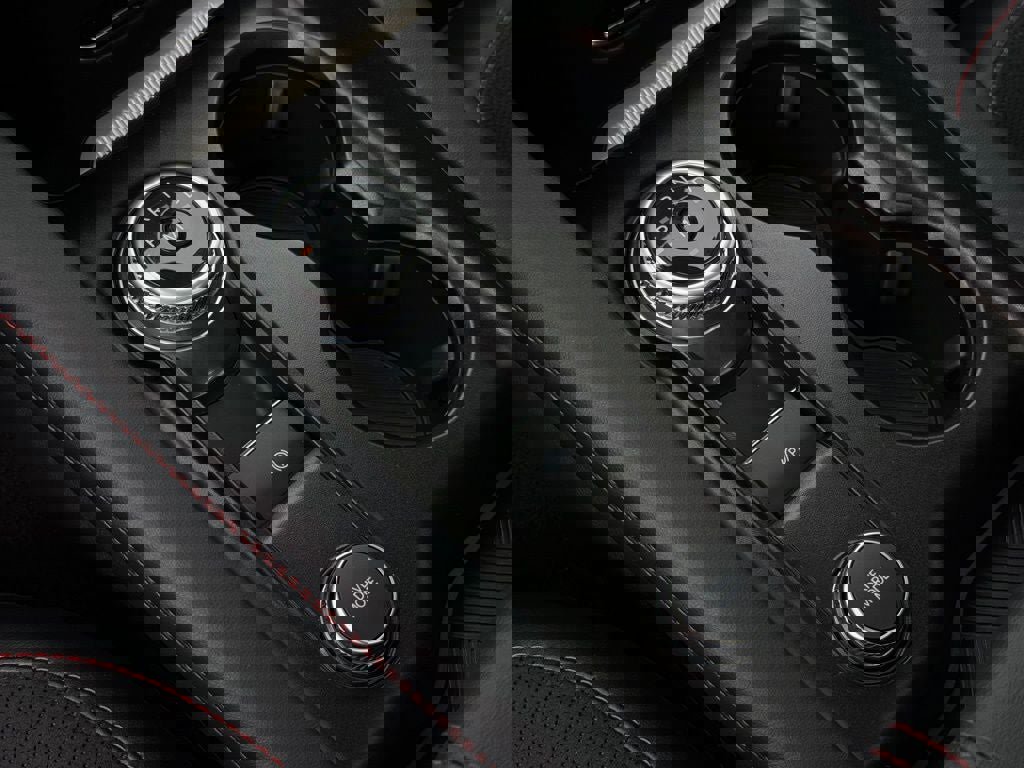 Certified 2025 Ford Explorer ST image 38