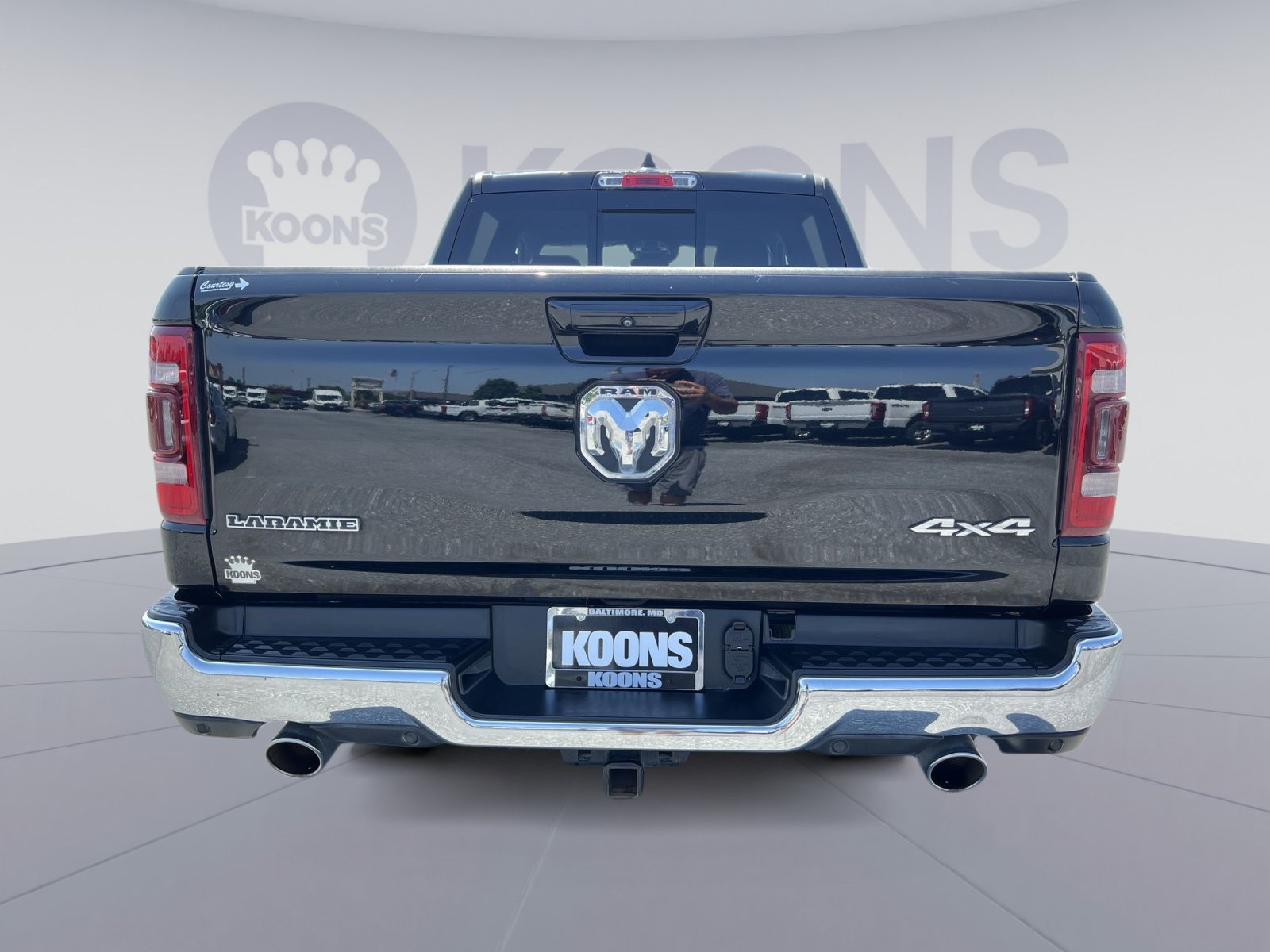 Used 2024 RAM 1500 Laramie AWD/4WD image 5