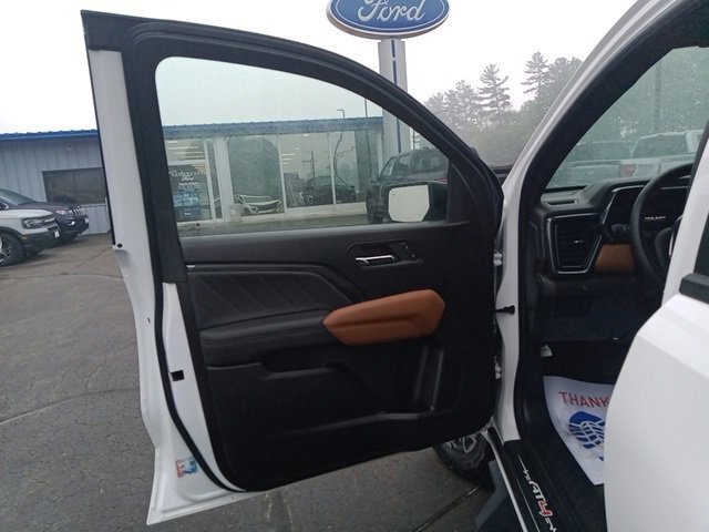 Used 2023 GMC Canyon AT4 image 21