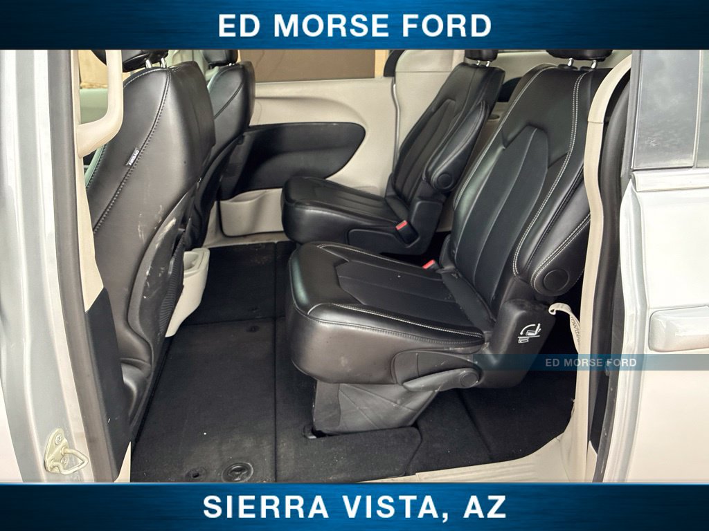 Used 2024 Chrysler Pacifica Touring-L FWD image 19