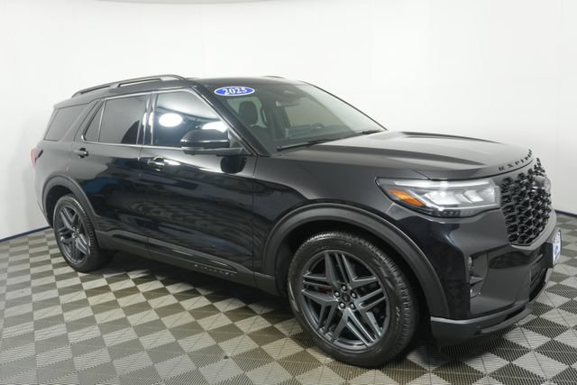 Certified 2025 Ford Explorer ST AWD/4WD image 2