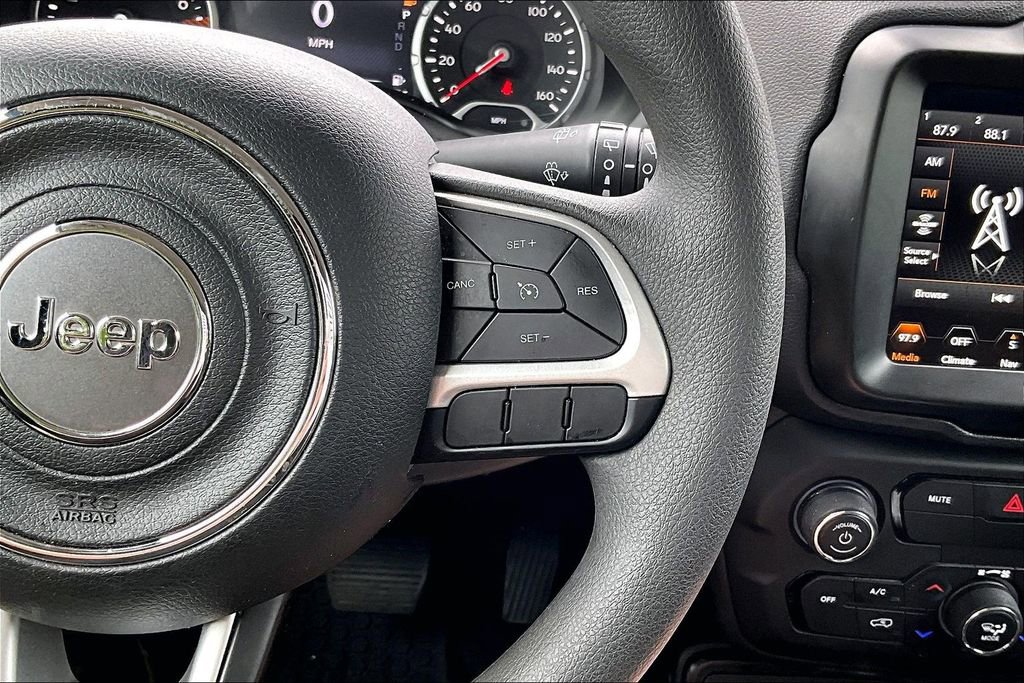 Used 2023 Jeep Renegade Latitude AWD/4WD image 18