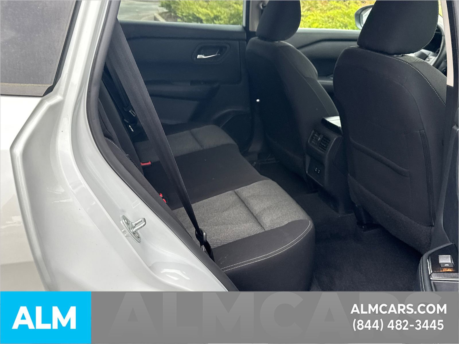 Used 2025 Nissan Rogue SV FWD image 18