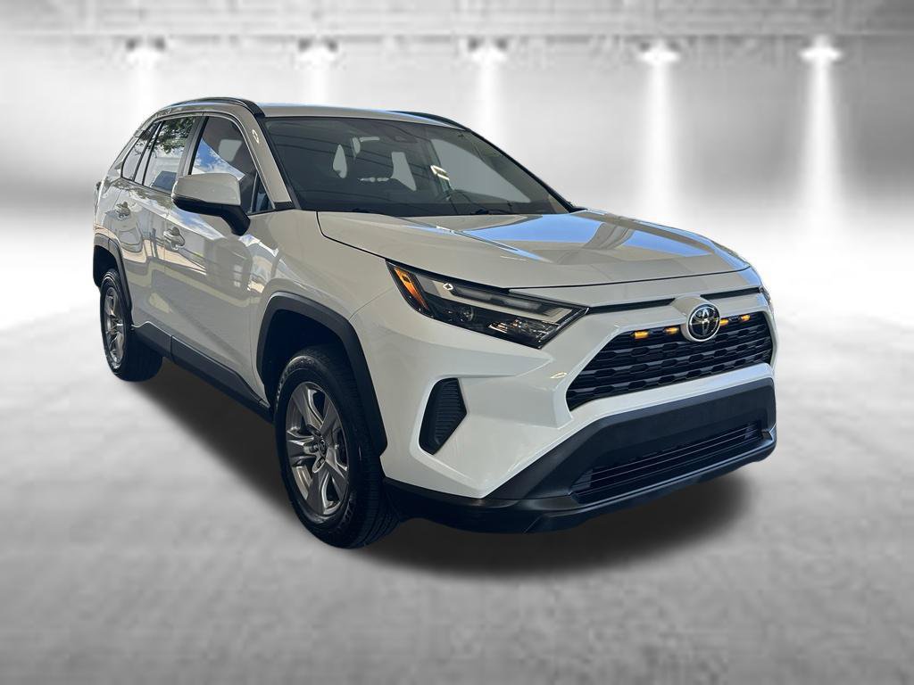 Used 2022 Toyota RAV4 XLE FWD image 2