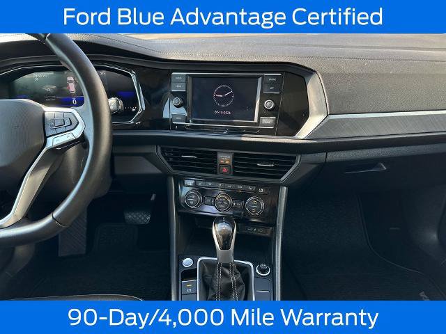 Used 2024 Volkswagen Jetta SE FWD image 19