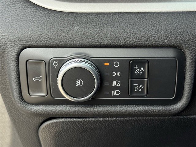 Certified 2021 Ford Explorer XLT w/ Equipment Group 202A image 24