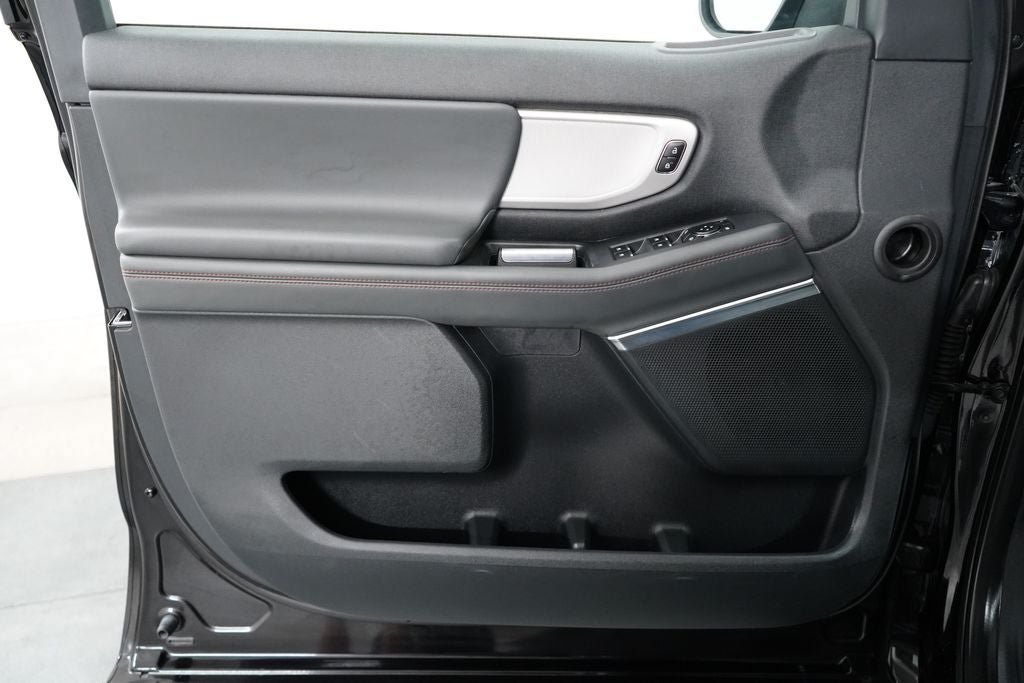 Certified 2025 Ford Expedition Active AWD/4WD image 23