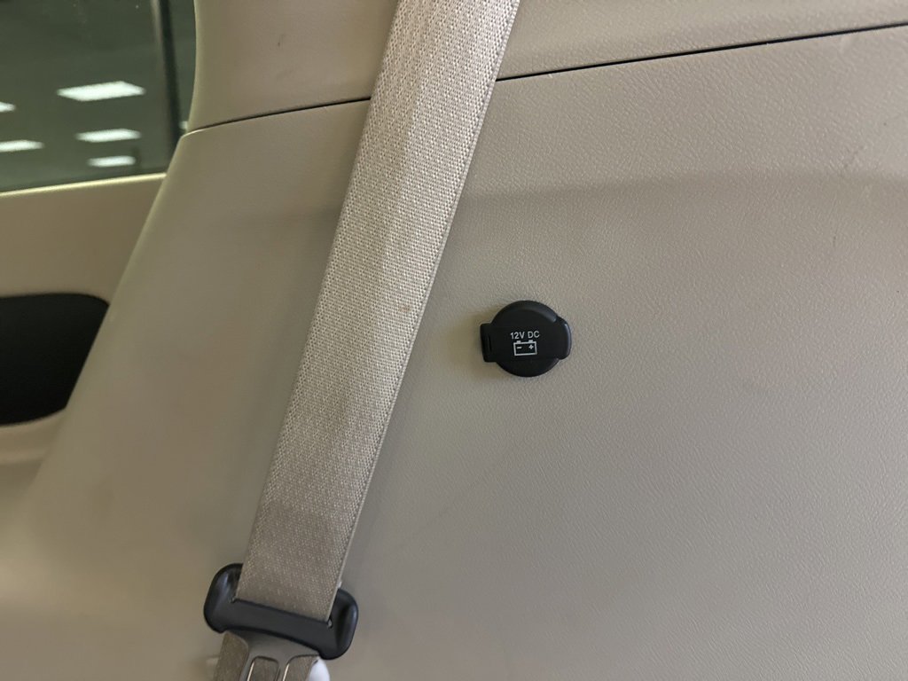 Used 2023 Chrysler Pacifica Touring-L image 34