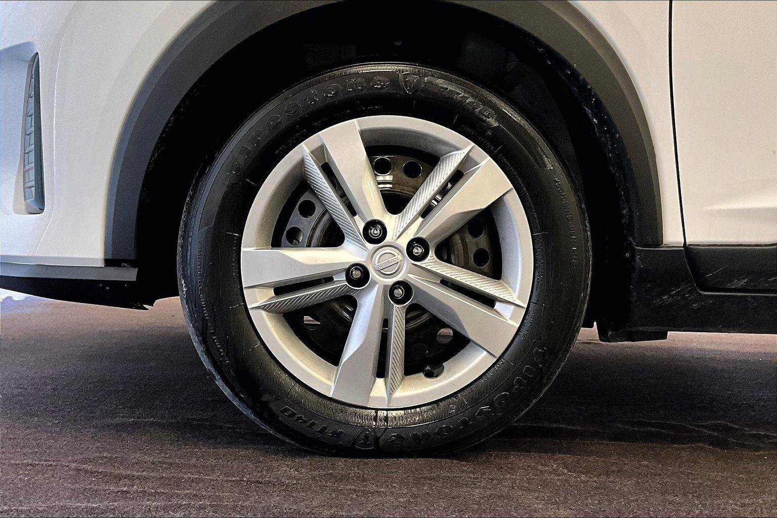 Used 2022 Nissan Kicks S image 8