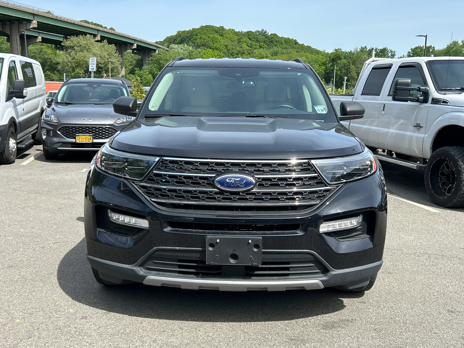 Certified 2023 Ford Explorer XLT w/ Equipment Group 202A AWD/4WD image 2