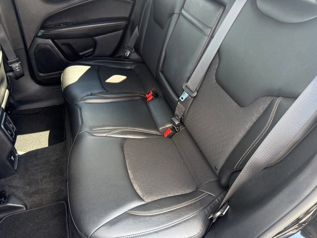 Used 2018 Jeep Compass Latitude AWD/4WD image 41