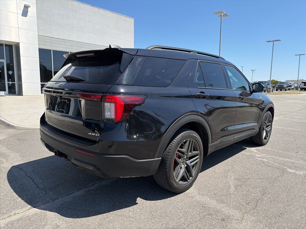 Certified 2025 Ford Explorer ST-Line w/ ST-Line Street Pack AWD/4WD image 9