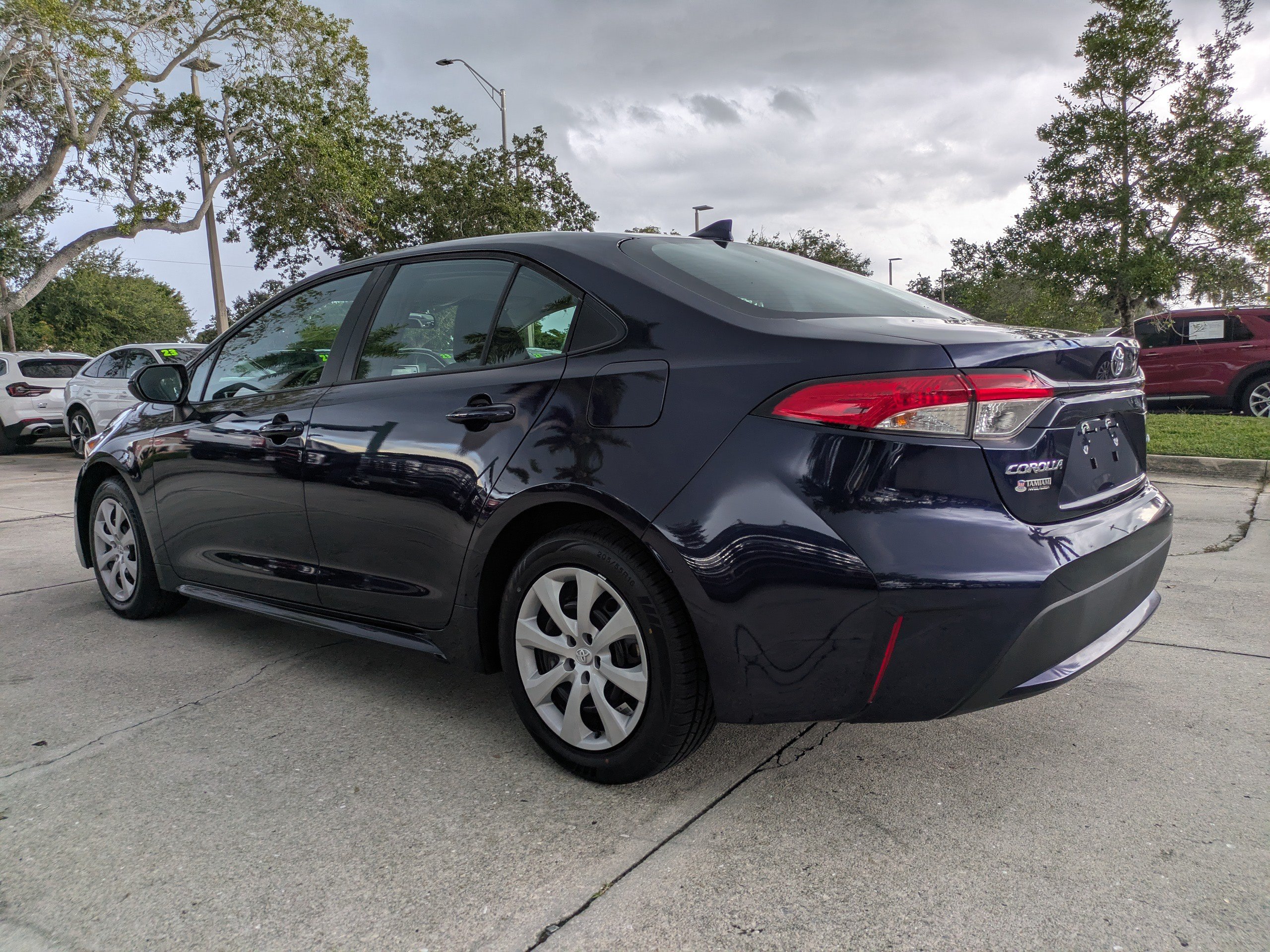 Used 2022 Toyota Corolla LE FWD image 6