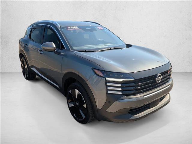 Used 2025 Nissan Kicks SR video 3