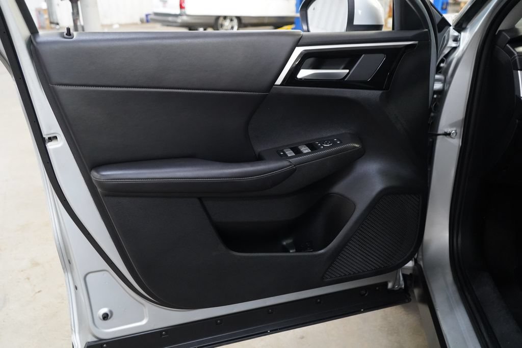 Used 2024 Mitsubishi Outlander SE AWD/4WD image 15