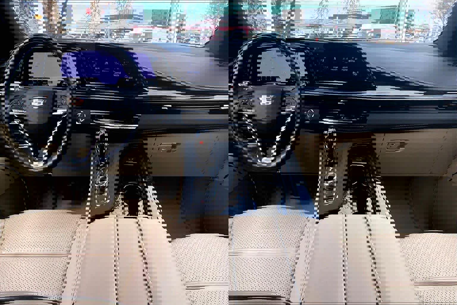 Used 2024 Cadillac Escalade Premium Luxury w/ Performance Package image 15