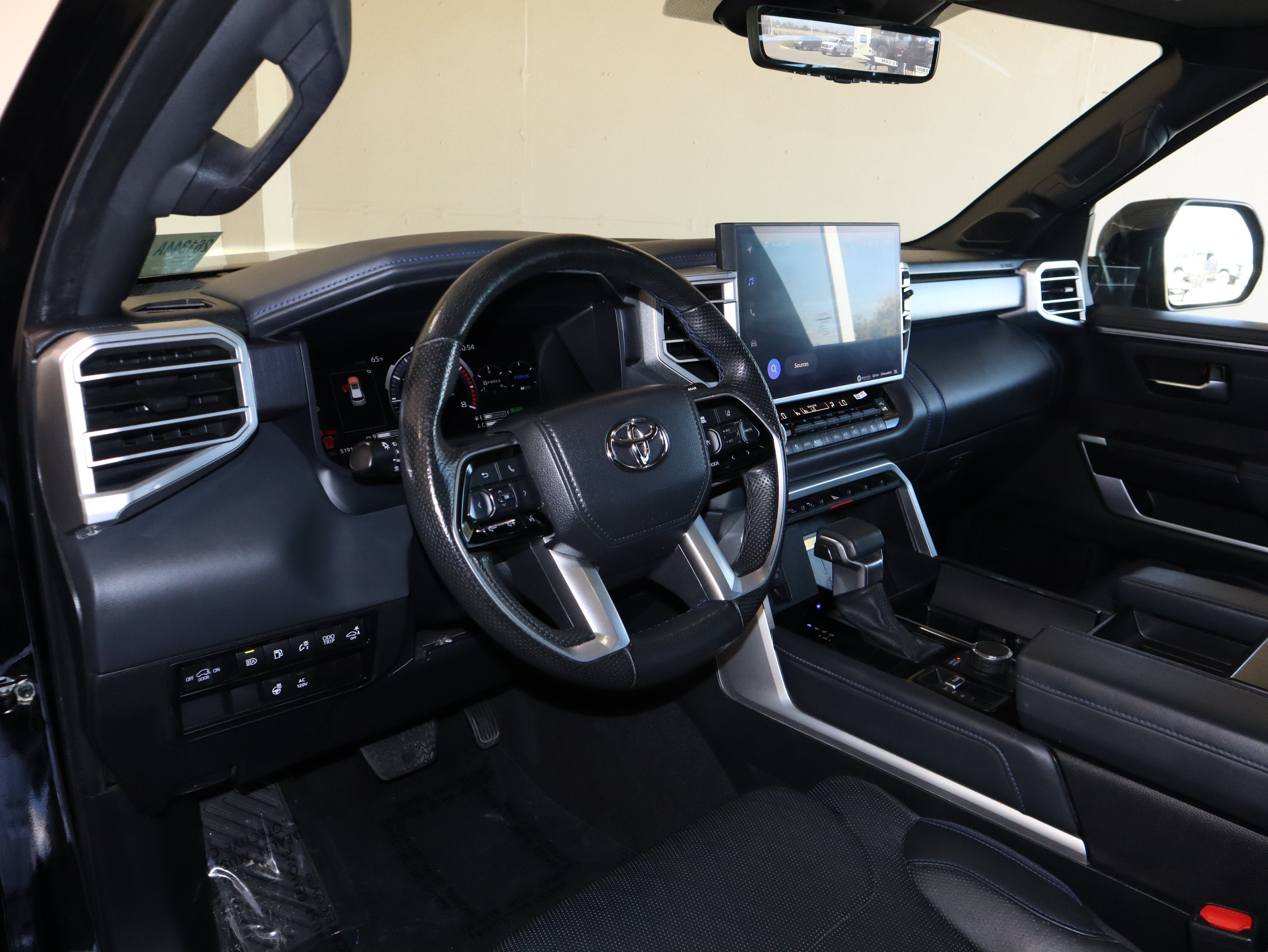 Used 2023 Toyota Sequoia Platinum AWD/4WD image 21
