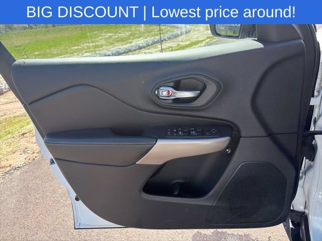 Used 2017 Jeep Cherokee Latitude w/ True North Edition AWD/4WD image 18