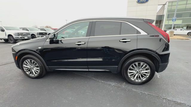 Used 2025 Cadillac XT4 Premium Luxury image 3