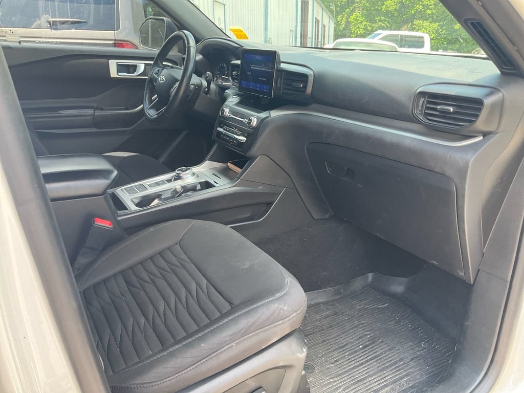Certified 2020 Ford Explorer XLT RWD image 11