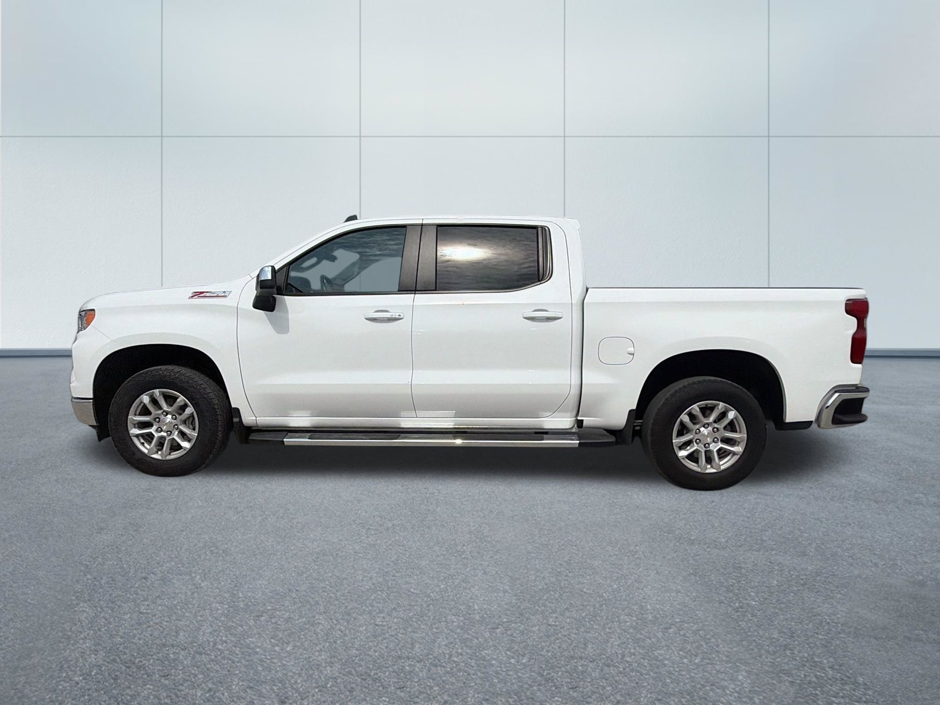 Used 2025 Chevrolet Silverado 1500 LT AWD/4WD image 10