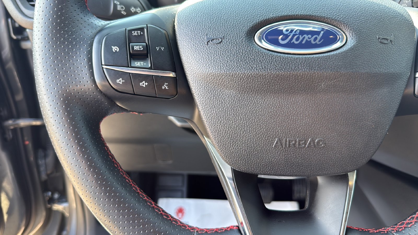 Certified 2025 Ford Escape ST-Line FWD image 16