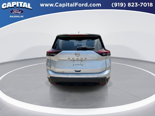 Used 2025 Nissan Rogue SV FWD image 7