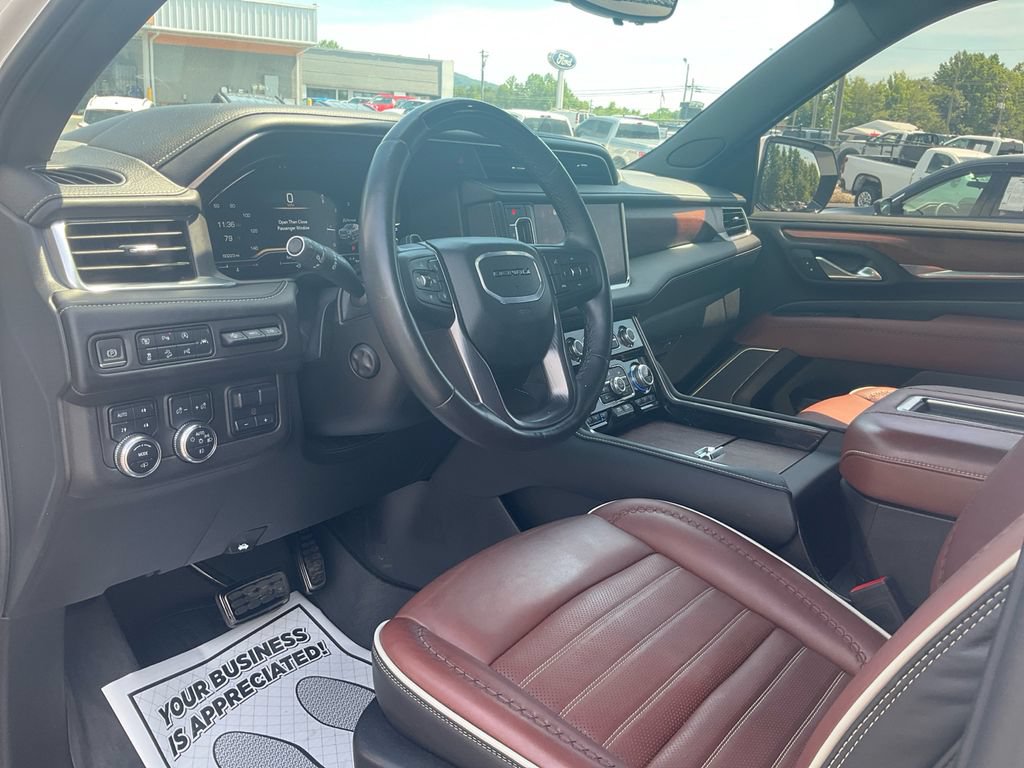Used 2024 GMC Yukon Denali Ultimate AWD/4WD image 15