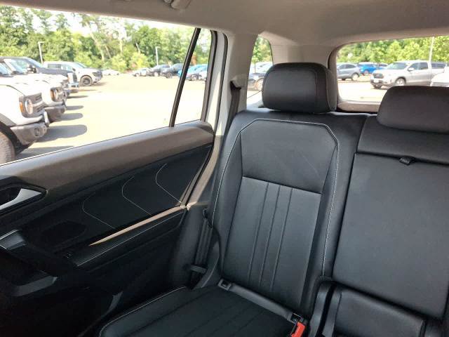 Used 2024 Volkswagen Tiguan SE AWD/4WD image 12