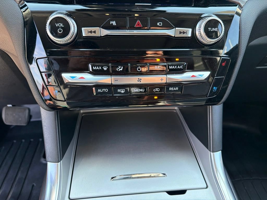 Certified 2023 Ford Explorer Limited w/ Limited Technology Package RWD image 28