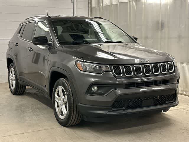 Used 2024 Jeep Compass Latitude AWD/4WD image 29