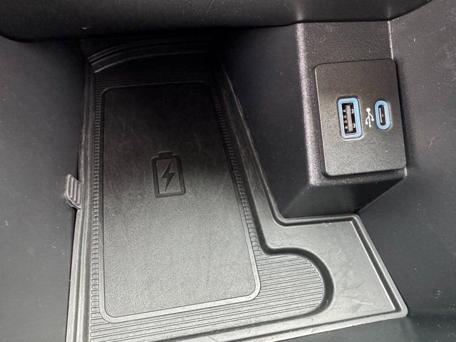 Certified 2024 Ford Edge Titanium image 27