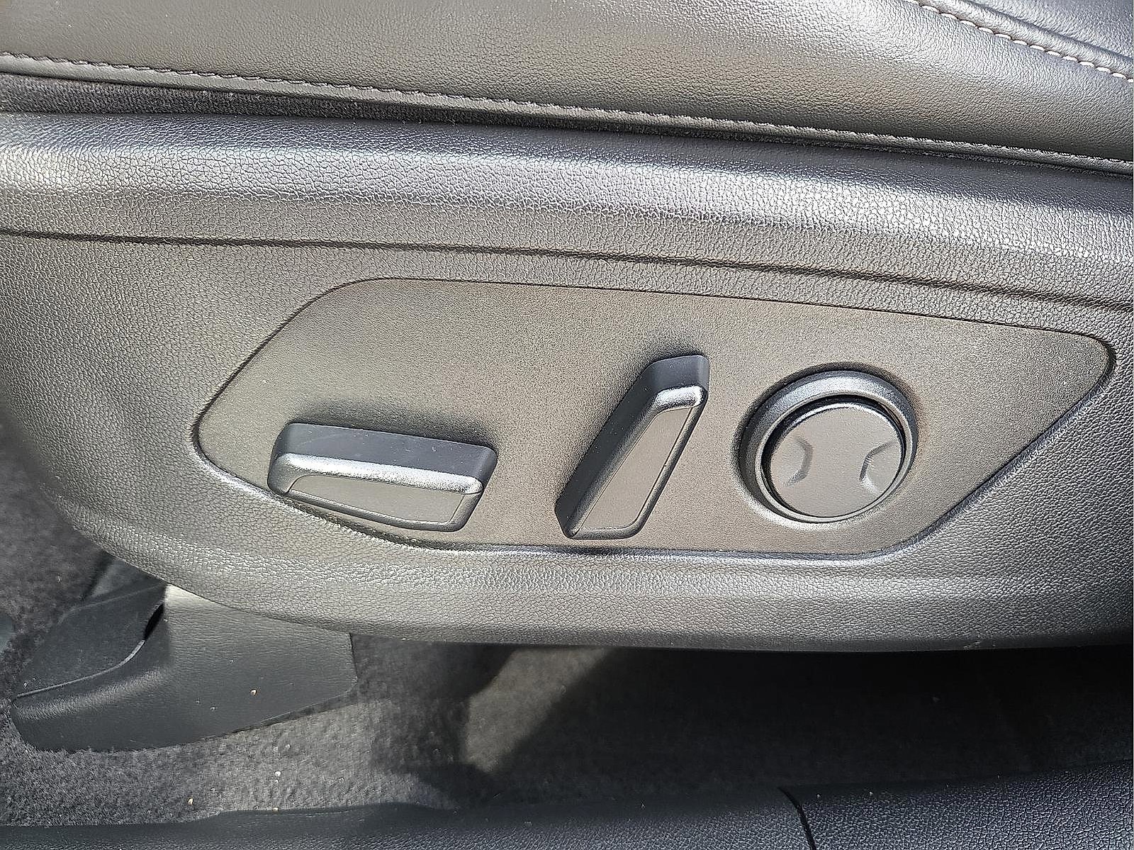 Used 2023 Kia Sorento S image 16