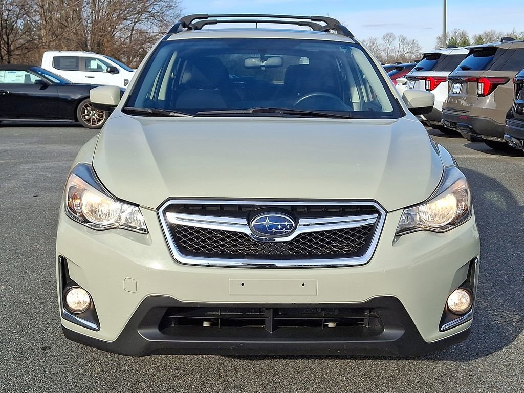 Used 2017 Subaru Crosstrek 2.0i Premium w/ Moonroof Package image 2
