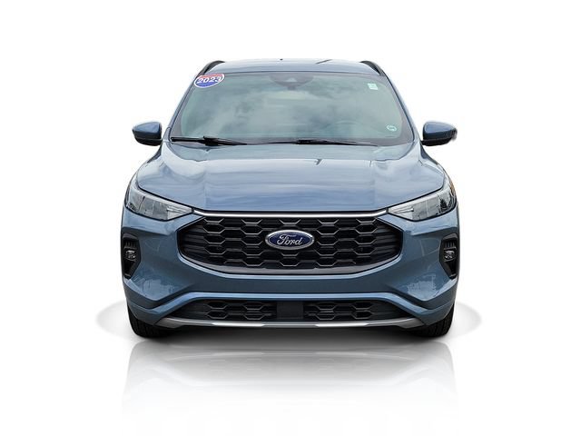 Certified 2023 Ford Escape ST-Line Select AWD/4WD image 2