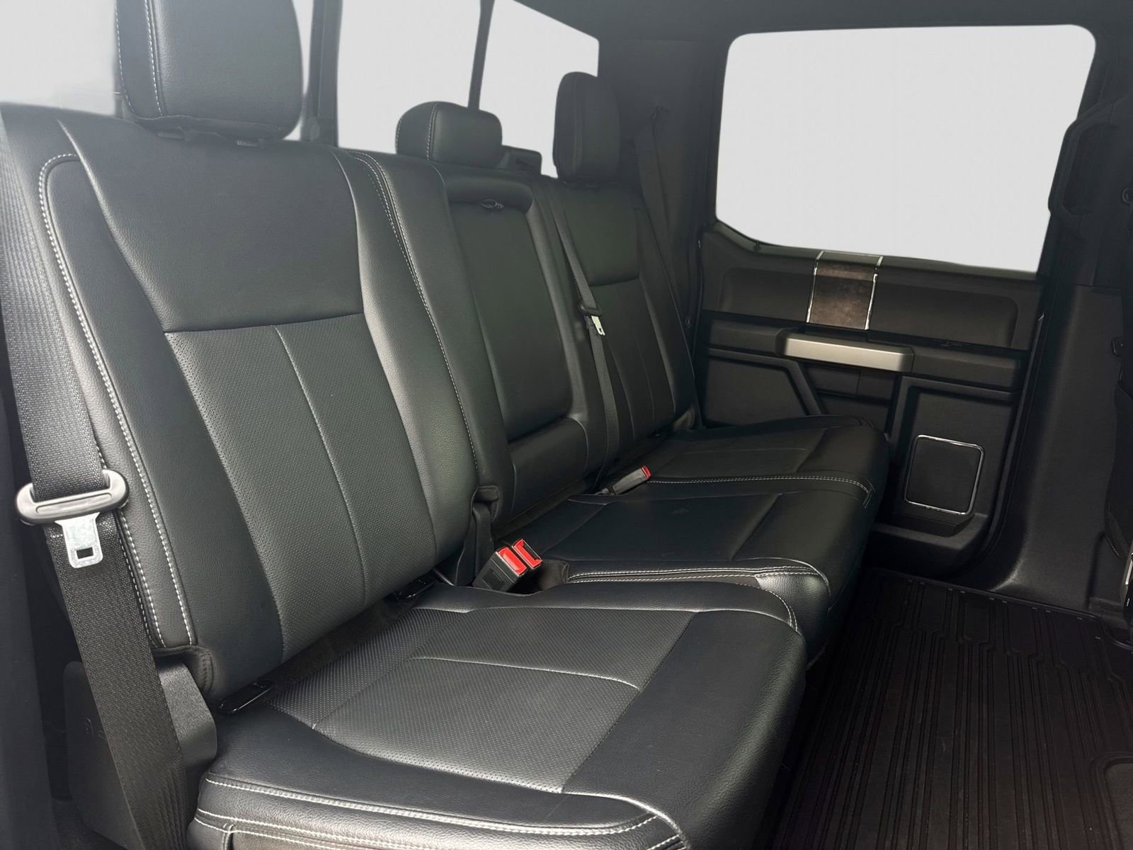 Certified 2022 Ford F250 Lariat w/ Tremor Off-Road Package image 12