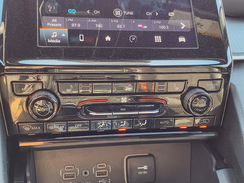 Used 2024 Jeep Grand Cherokee L Laredo image 12