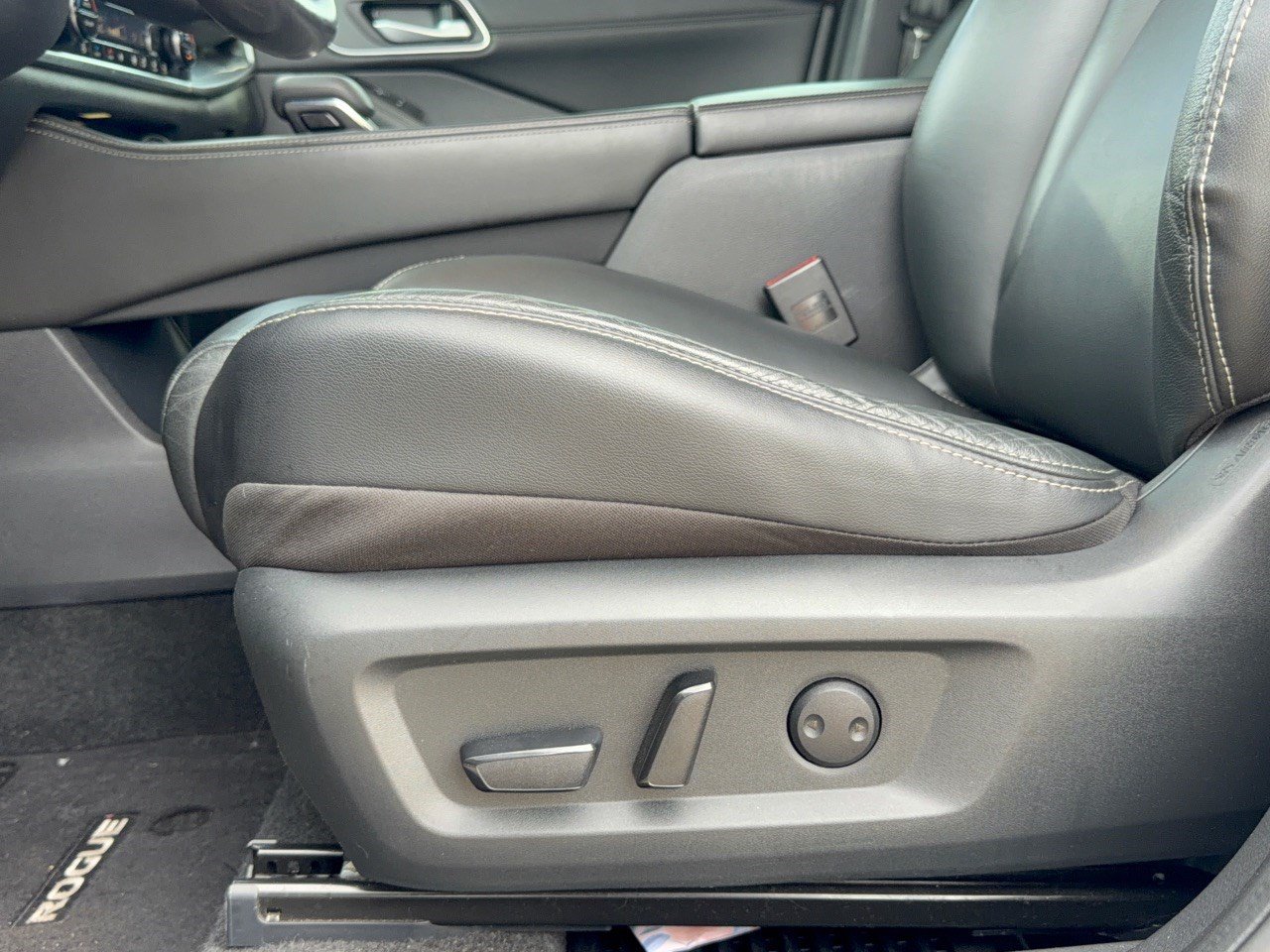 Used 2021 Nissan Rogue SL w/ Premium Package FWD image 16
