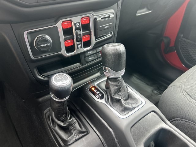 Used 2021 Jeep Wrangler Unlimited Sport AWD/4WD image 31