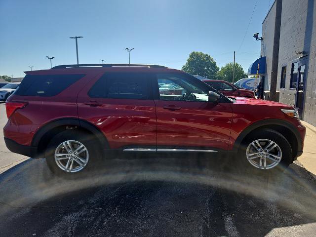 Certified 2023 Ford Explorer XLT w/ Equipment Group 202A AWD/4WD image 8