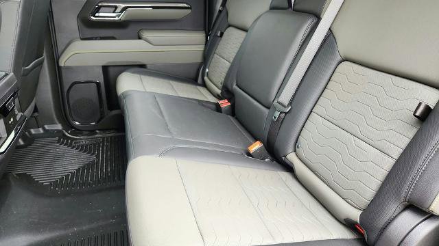 Used 2026 Chevrolet Silverado 1500 ZR2 w/ Dark Appearance Package image 34