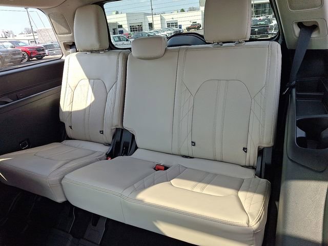Certified 2021 Ford Expedition Platinum AWD/4WD image 11