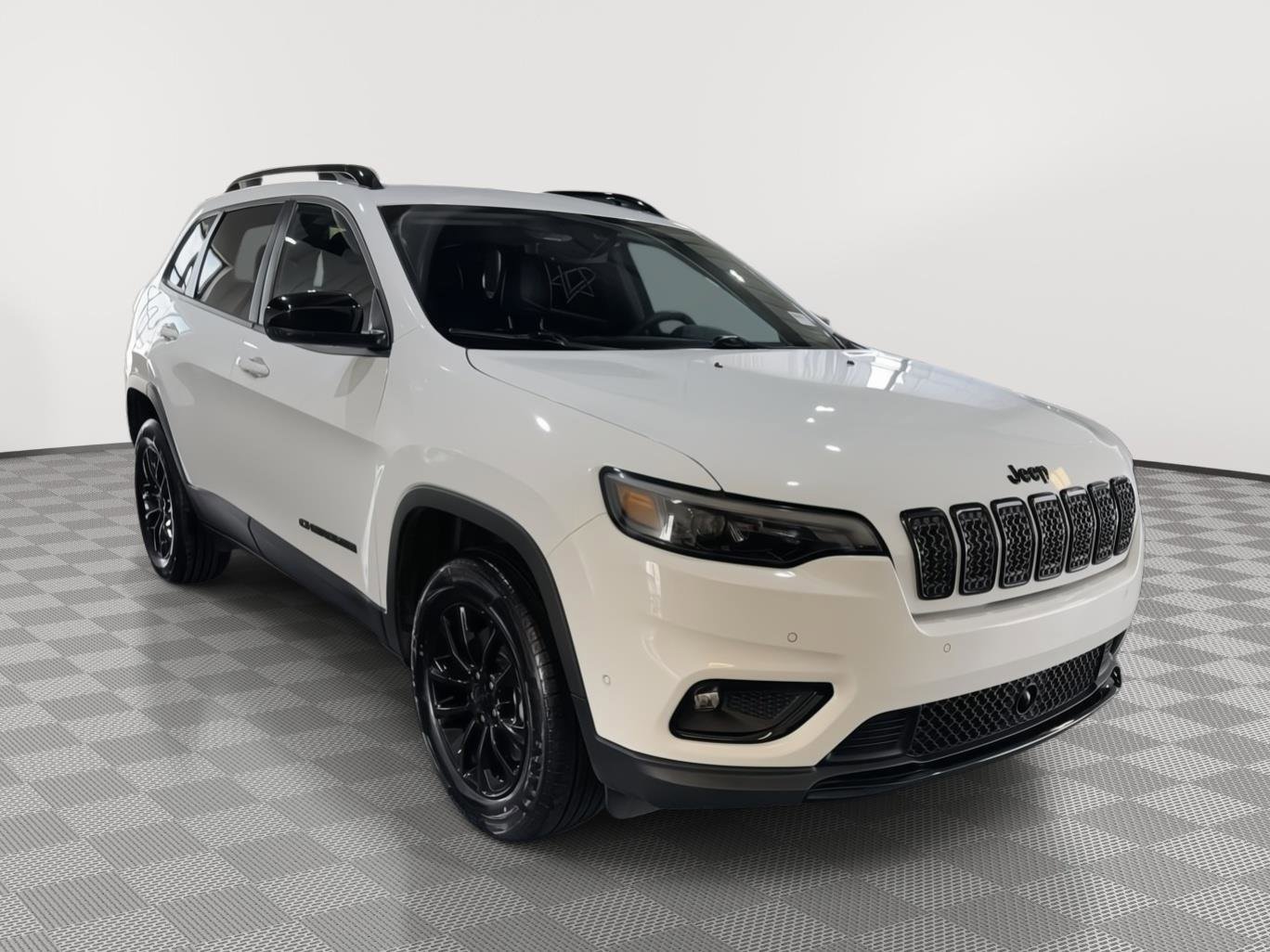 Used 2023 Jeep Cherokee Altitude Lux AWD/4WD image 5