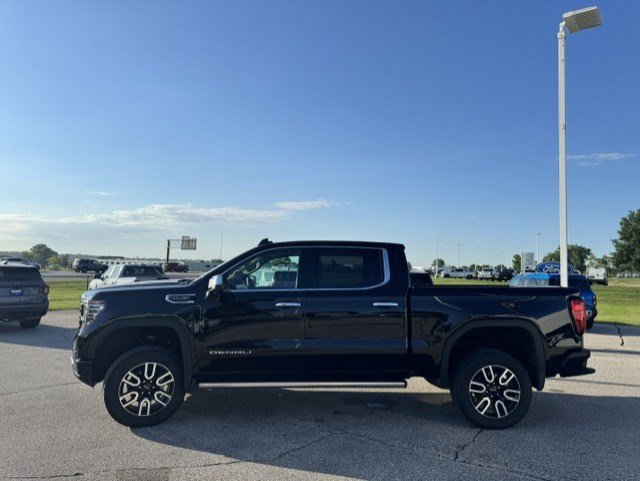 Used 2026 GMC Sierra 1500 Denali AWD/4WD image 6