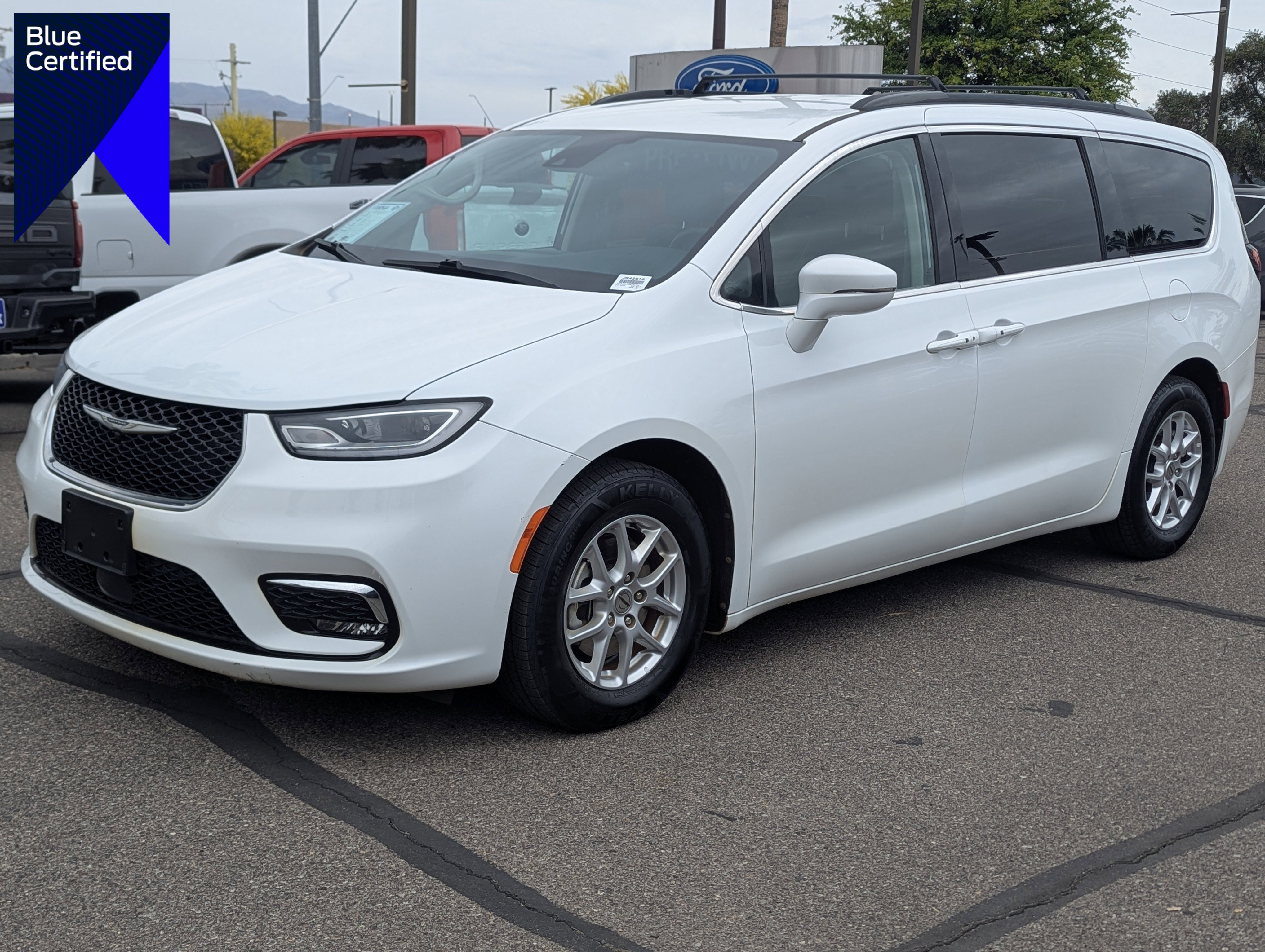 Used 2022 Chrysler Pacifica Touring-L image 1