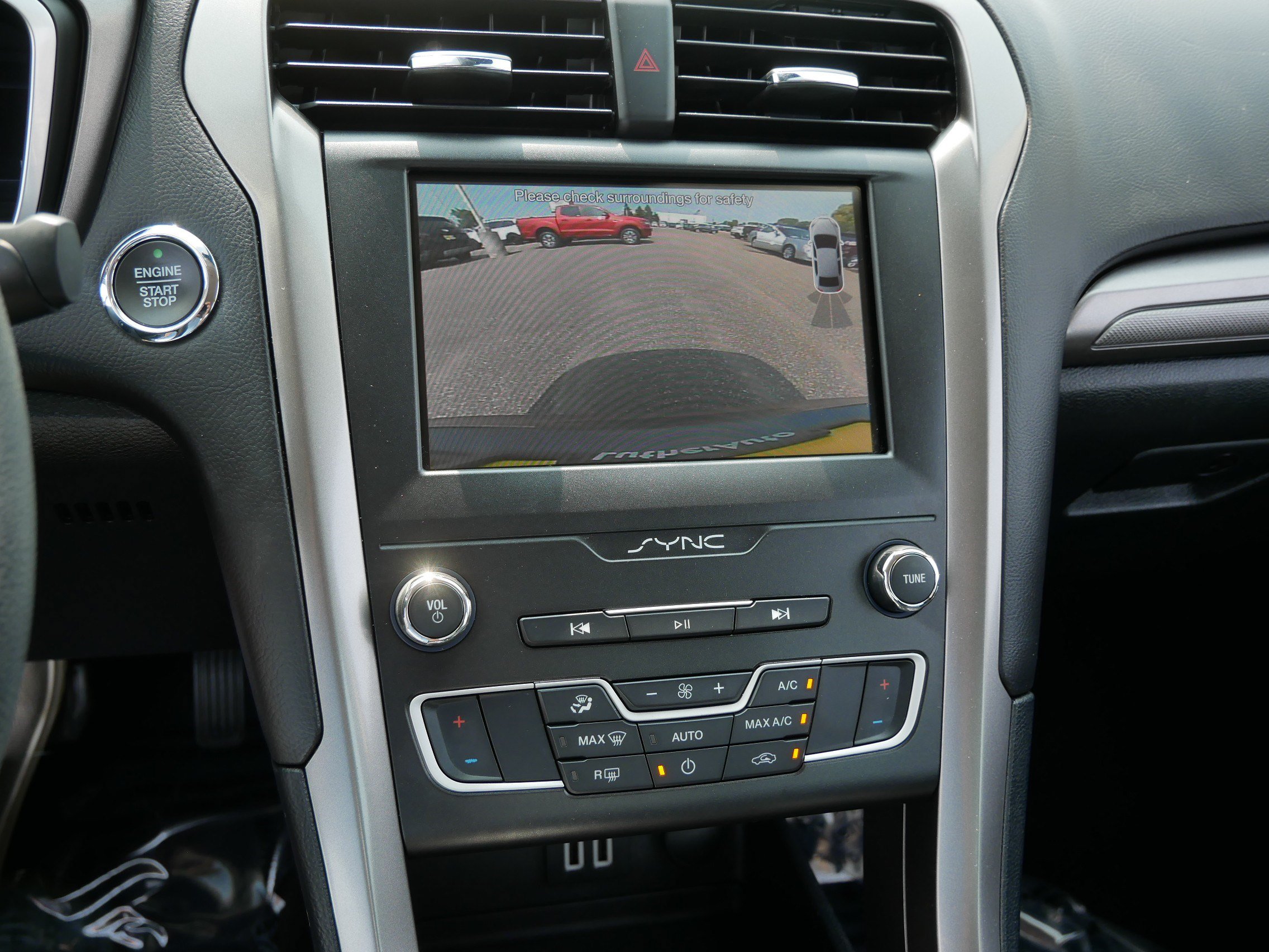 Certified 2019 Ford Fusion SE FWD image 32