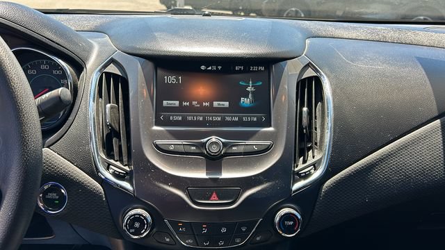 Used 2018 Chevrolet Cruze LT w/ Convenience Package FWD image 20