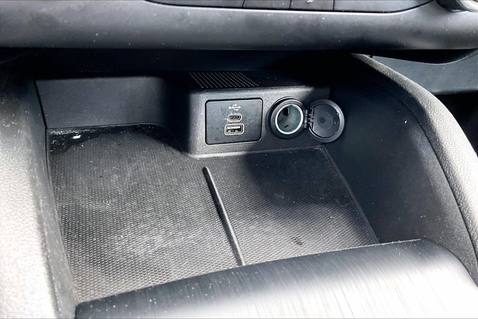 Certified 2025 Ford Escape ST-Line FWD image 31